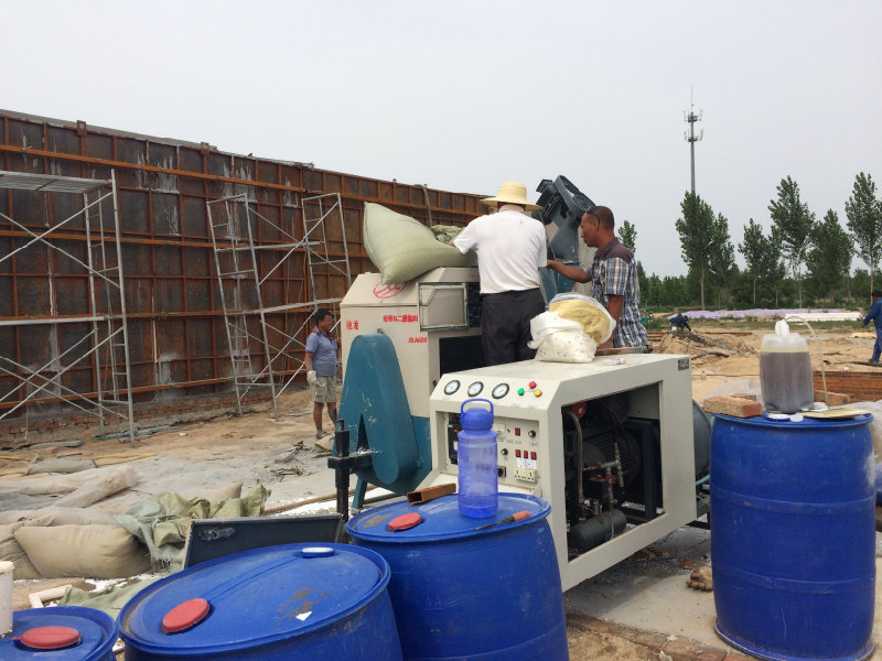 On-site pouring of lightweight concrete formwork wall