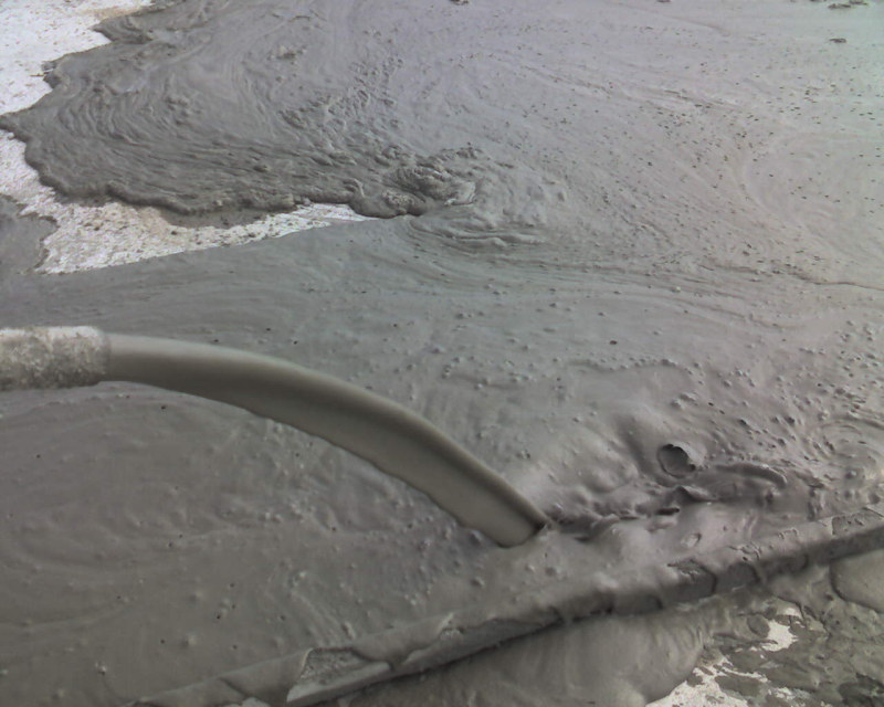 On-site pouring of foamed cement roof