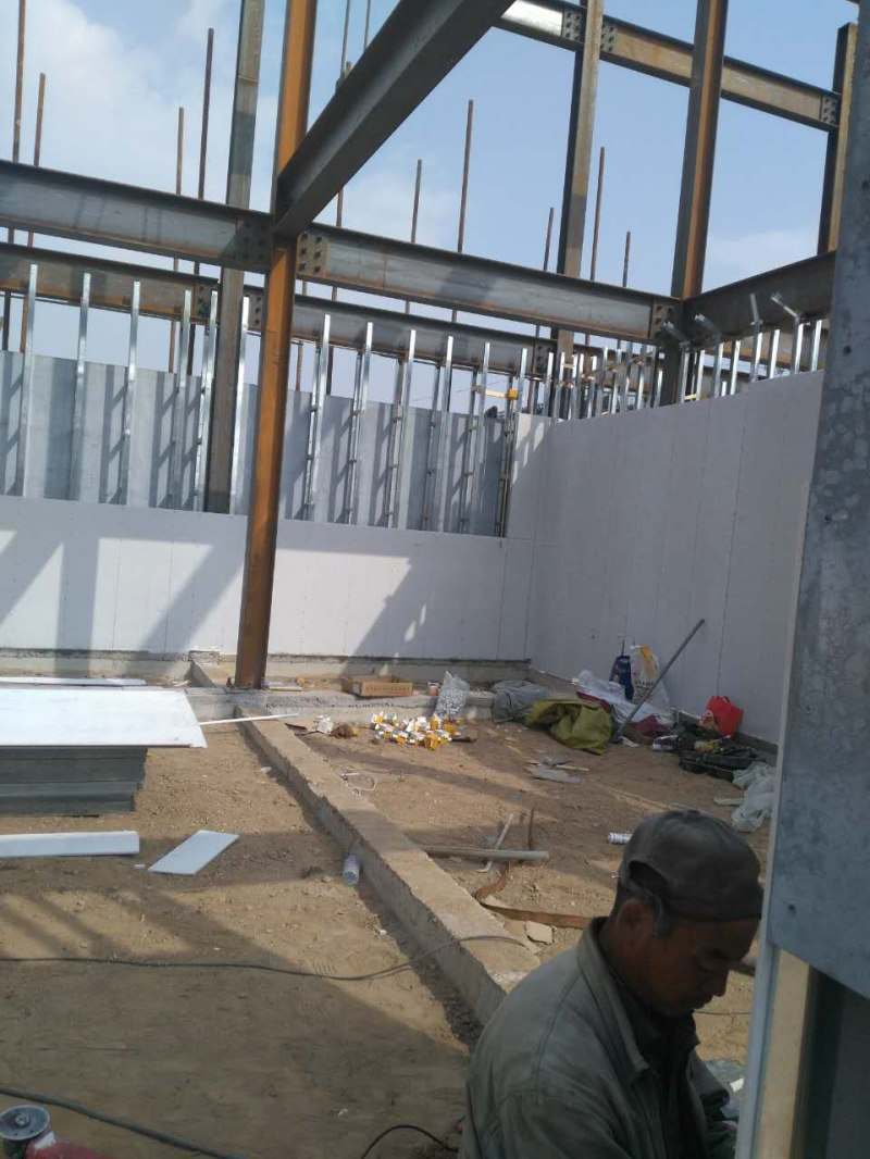 Pre-supported formwork for wall