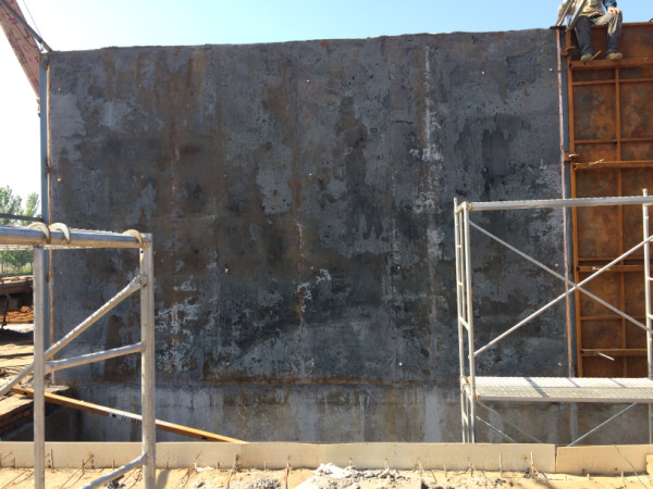 轻质混凝土拆模板墙体完成施工
